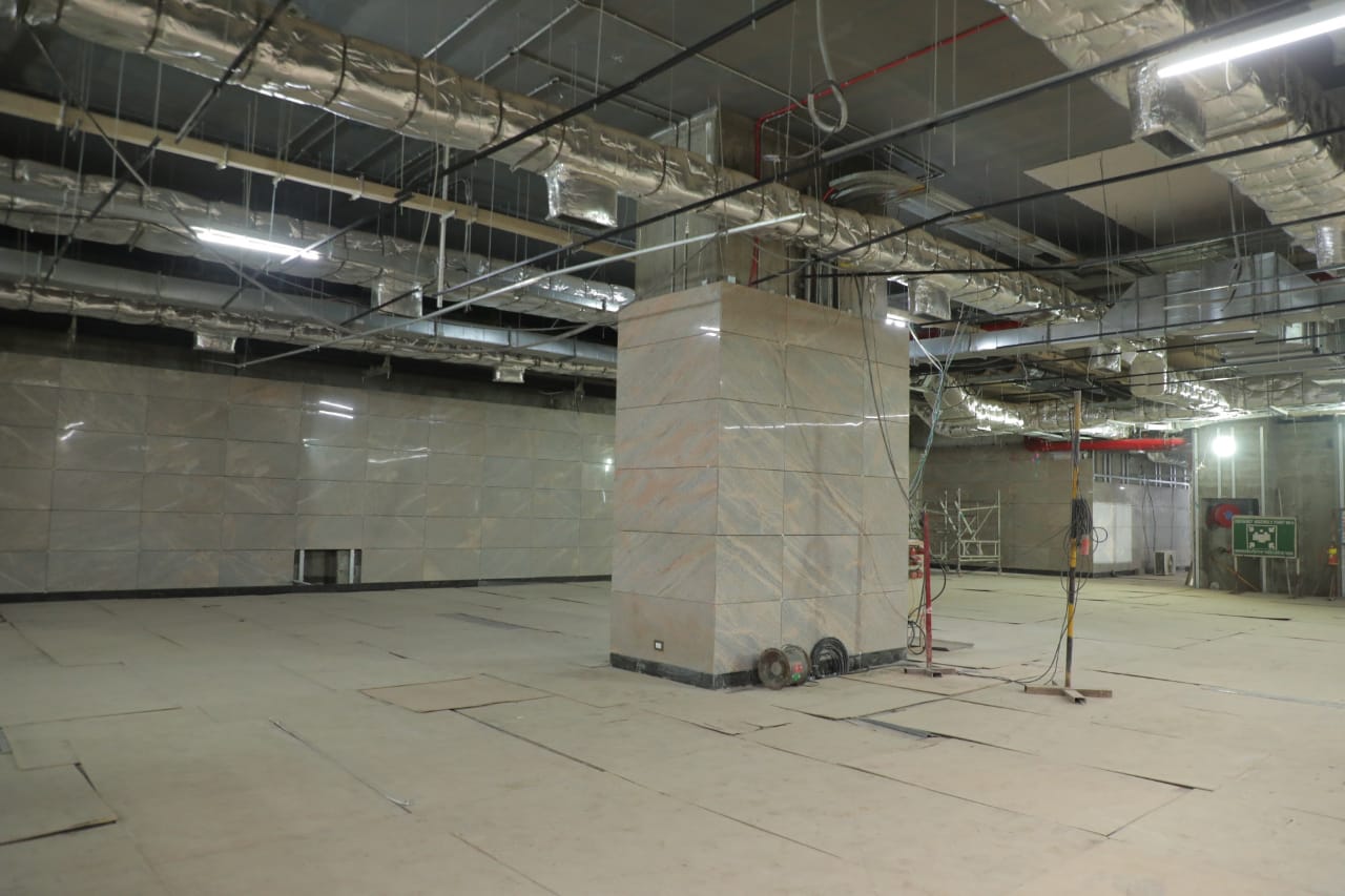 Granite installation work in progress at MIDC Metro Station (1)